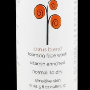 All natural citrus blend foaming face wash⚡